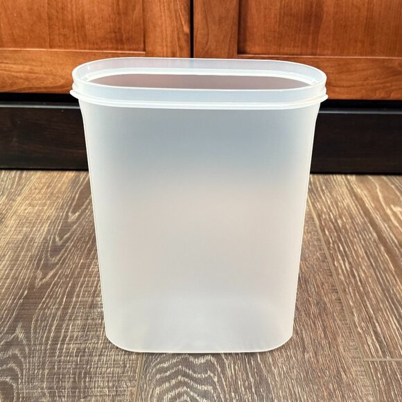 Tupperware Modular Mate Oval Keeper with Lid - Picture 5 of 11